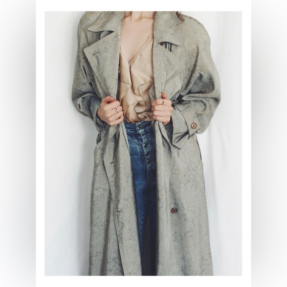 Vintage London Fog Trench - Picture 2 of 5
